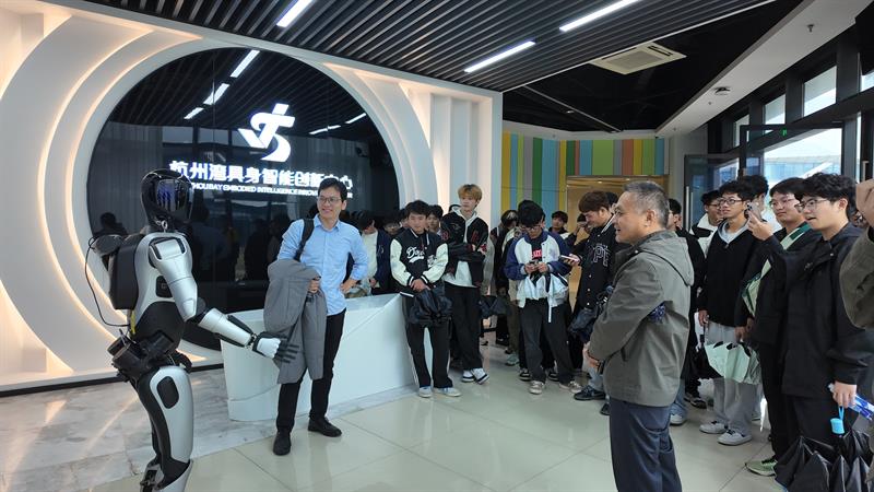 以及积极推动未来社区建设与应用的背景